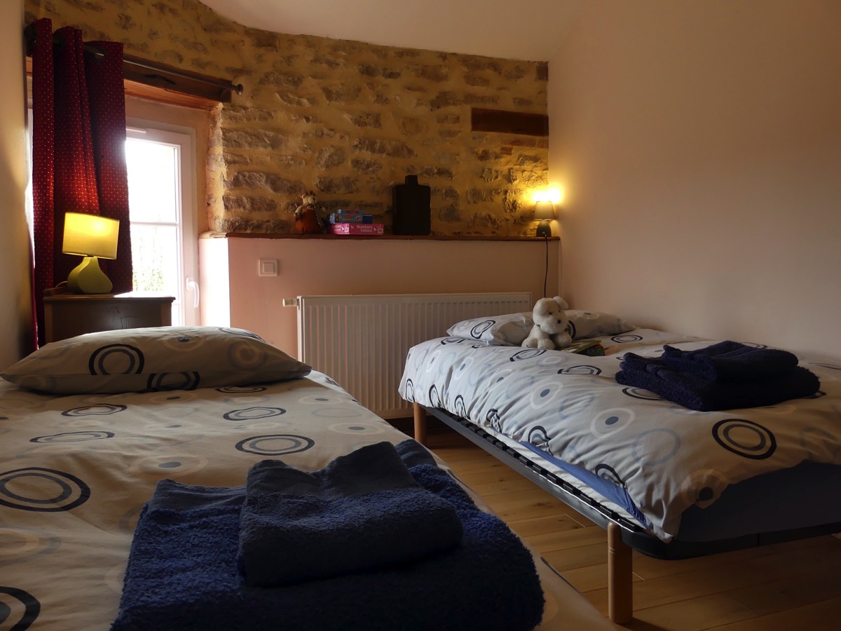 2nd Twin Bedroom at Les AMmonites Holiday Home