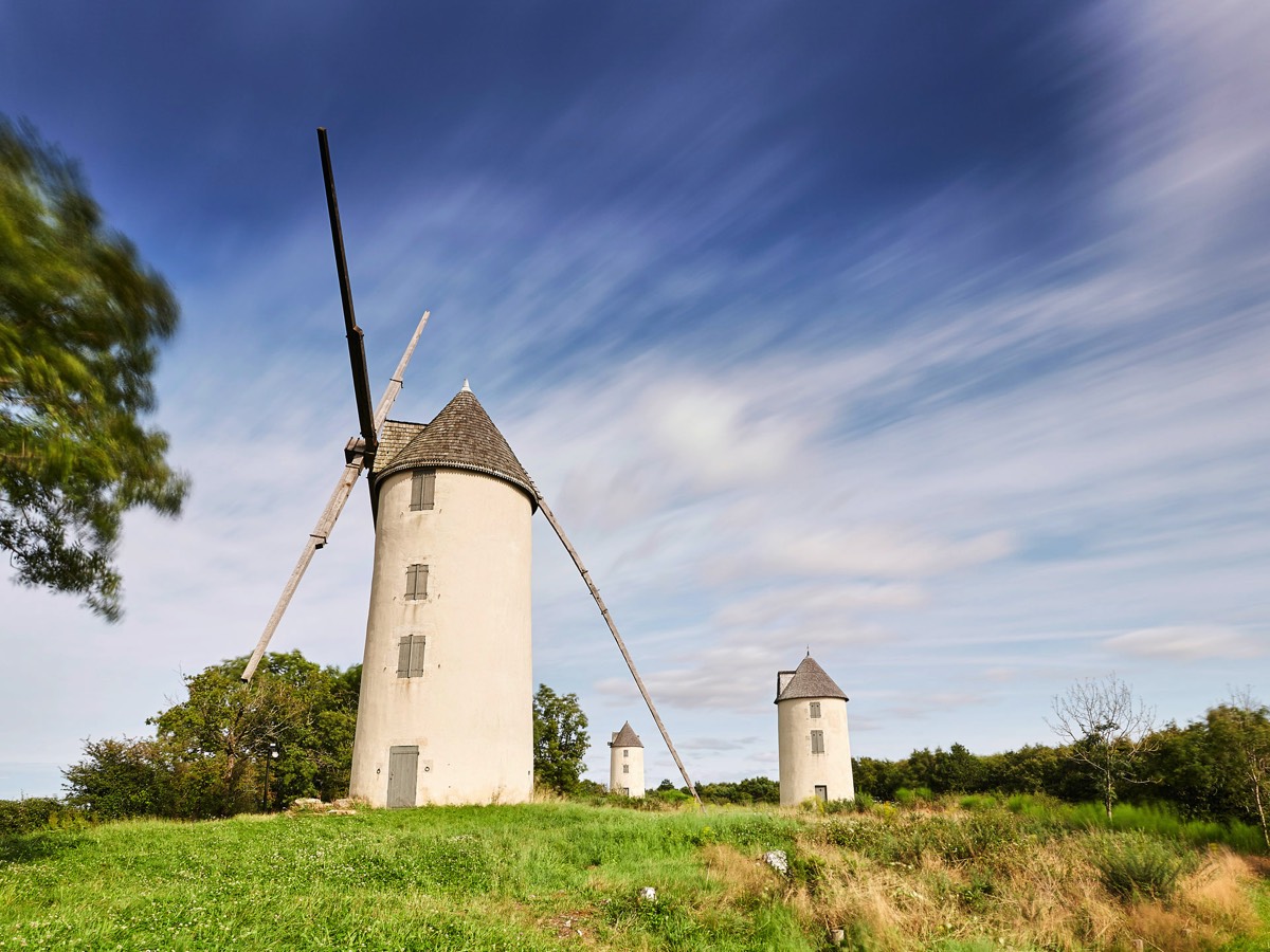 windmills near Mouilleron en Pareds