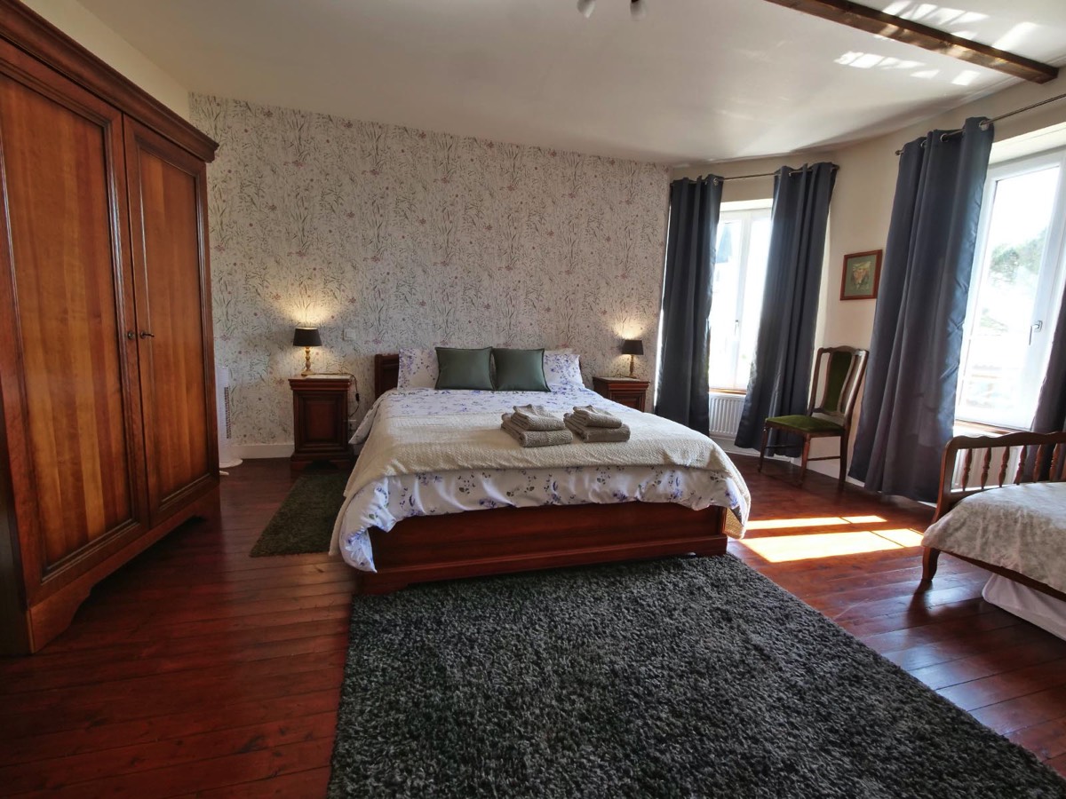 Master Bedroom at Le Vieux Cafe