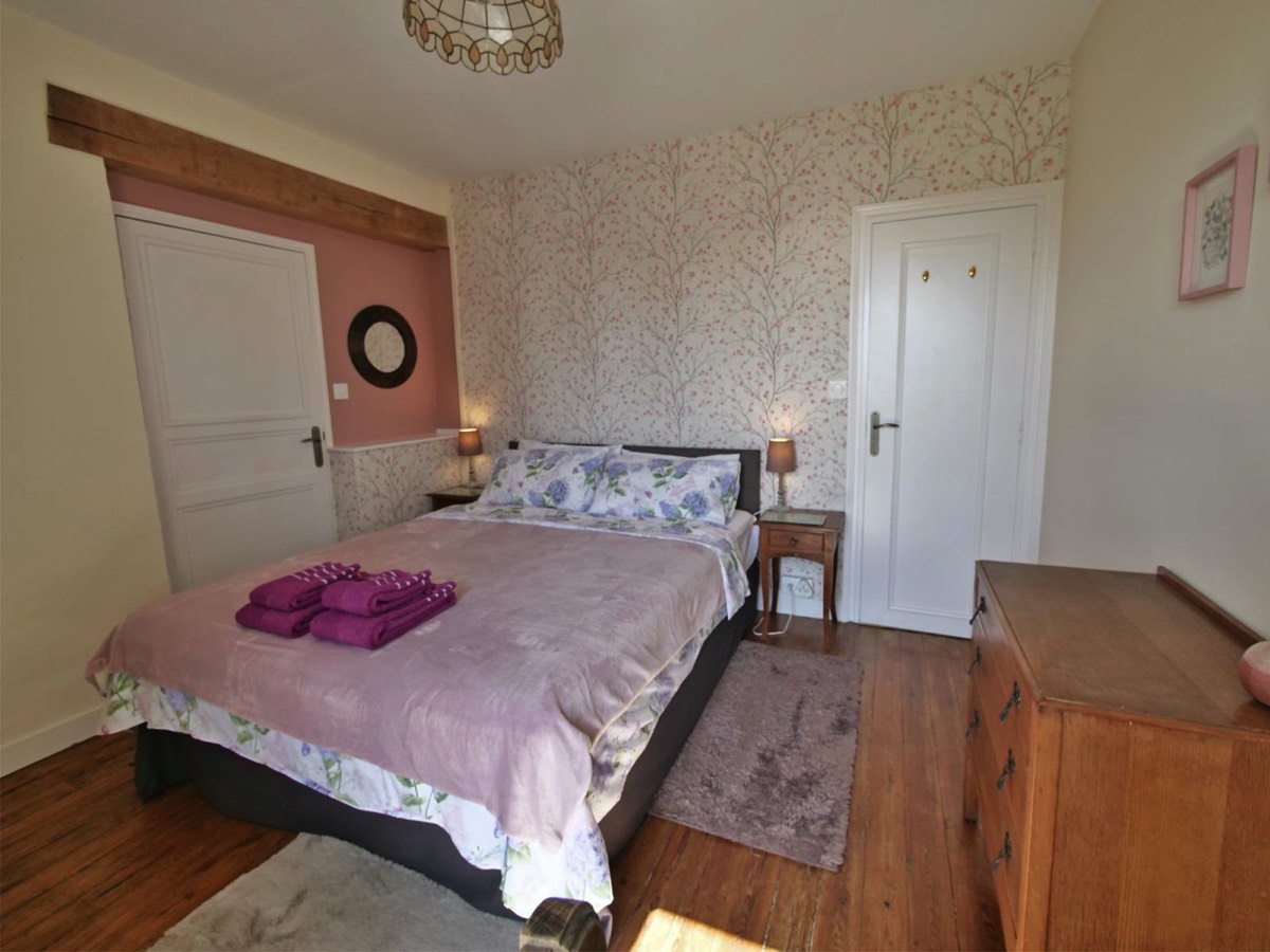 Double Bedroom at Le Vieux Cafe