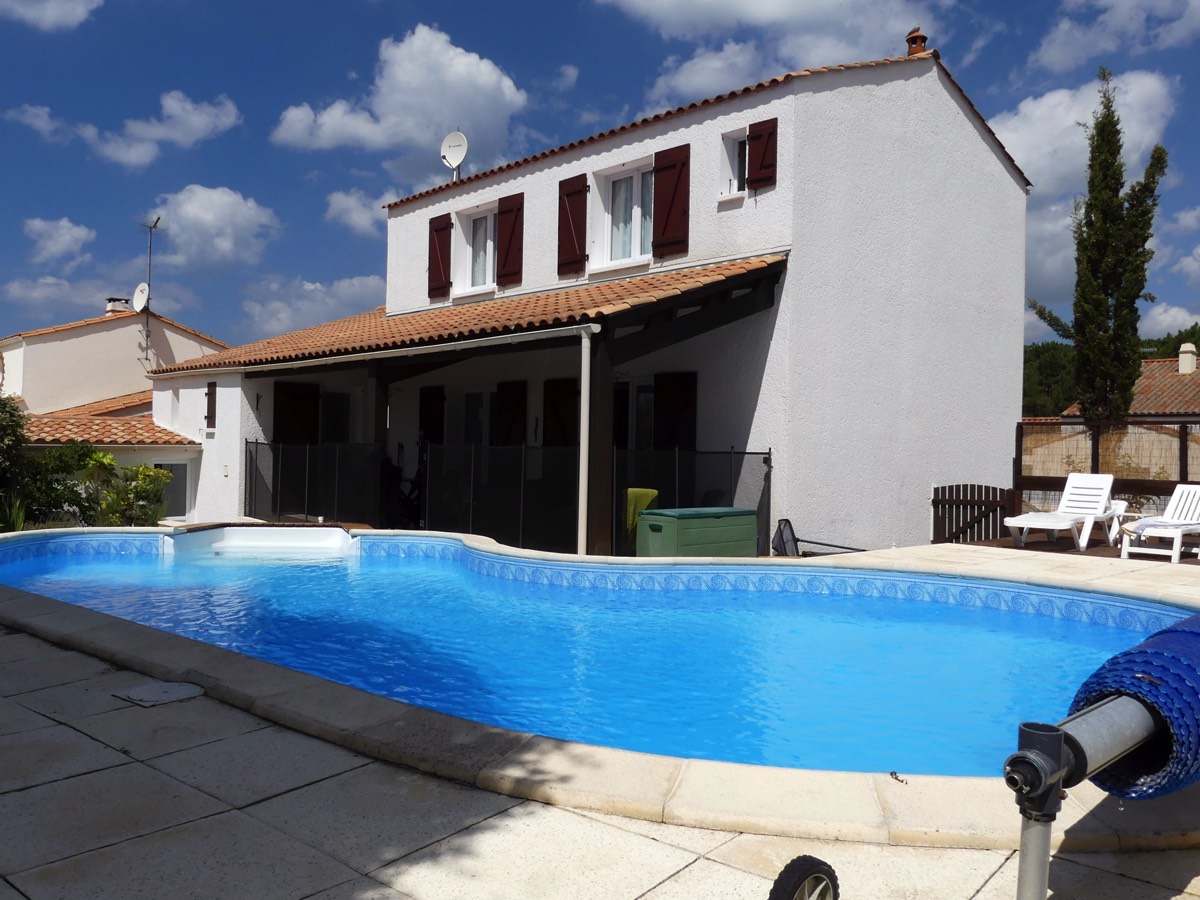 Les Pins du Phare Holiday Villa only 400 meters from the beach