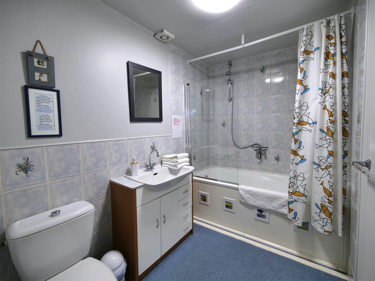 First Floor Bathroom at Les Poiriers Holiday Cottage