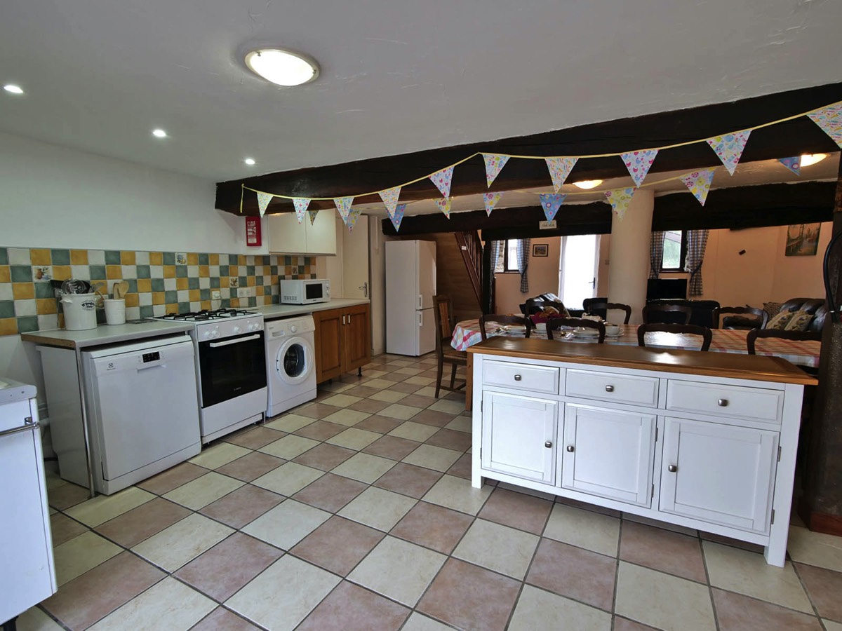 Fully Equipped Kitchen at Les Poiriers Holiday Cottage