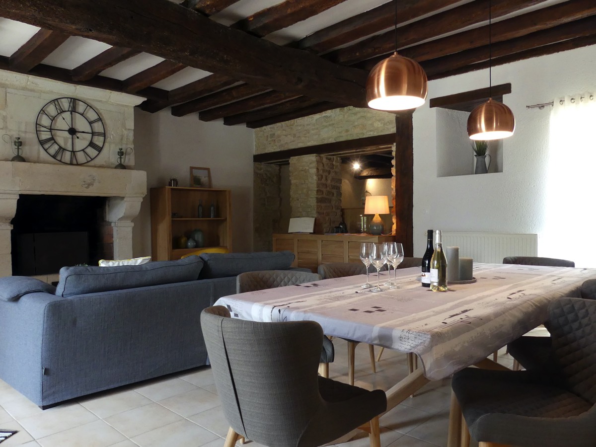 Enjoy a glass of local wine at Residence des Papillons