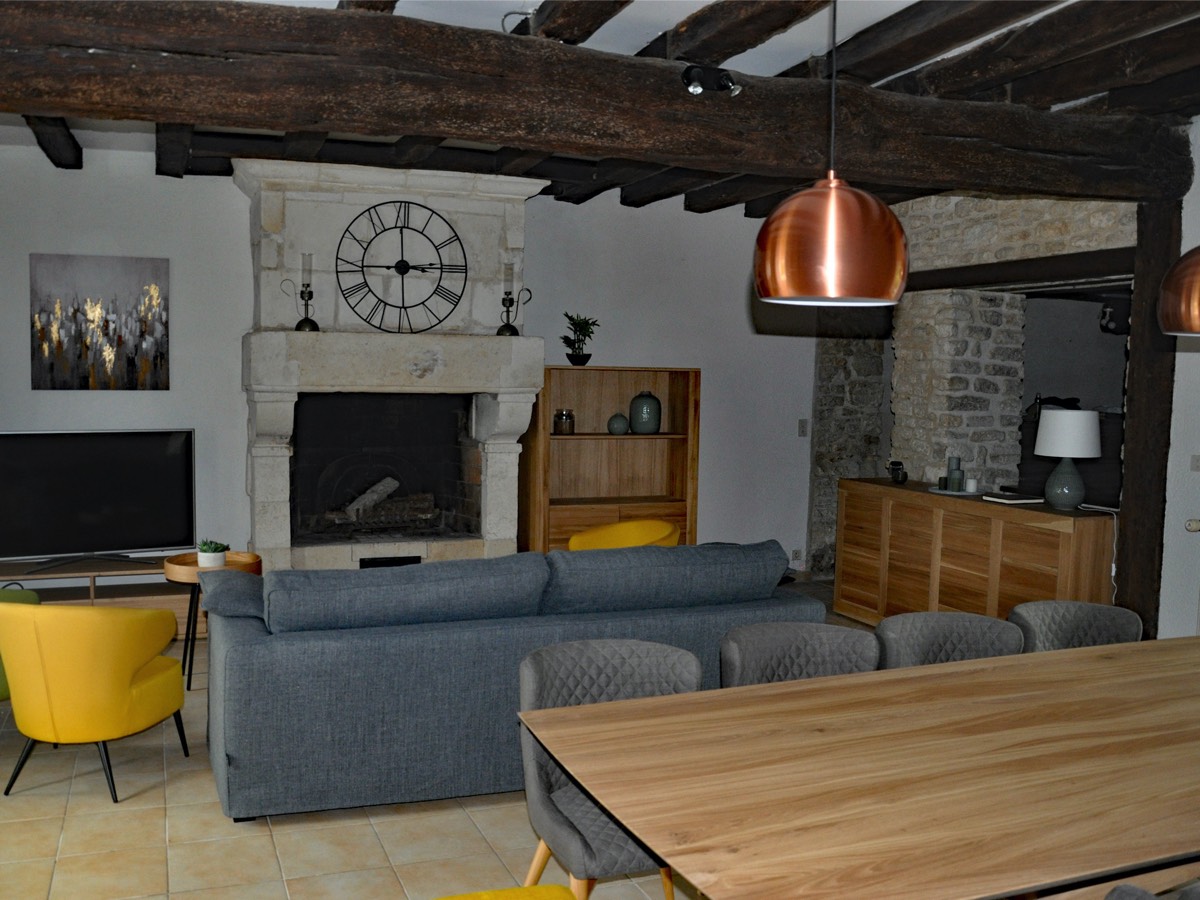 Newly renovated lounge at Residence des Papillons