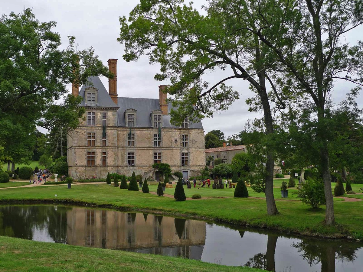 The Chateau des Aventuriers in Avrille